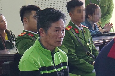 Được nuôi ăn ở, gã thợ mộc giở trò đồi bại với con gái chủ nhà