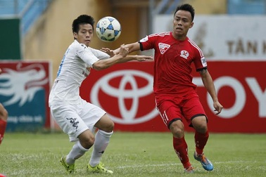 Văn Quyết tỏa sáng giúp Hà Nội T&T lên vị trí thứ 2