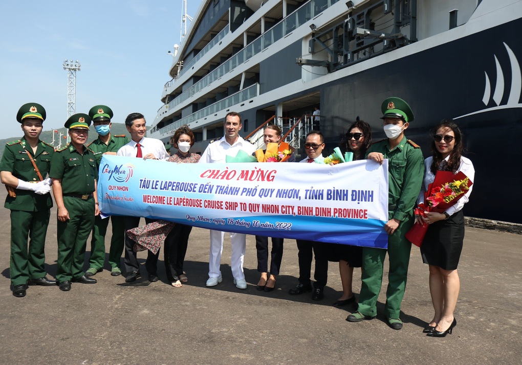 Siêu du thuyền 5 sao cực đỉnh cập cảng Quy Nhơn - 2 Siêu du thuyền 5 sao cực đỉnh cập cảng Quy Nhơn - 2
