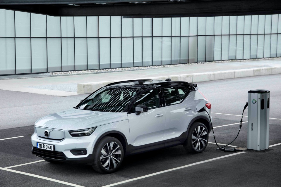 Mẫu xe chạy điện đầu tiên của Volvo chưa sản xuất đã cháy hàng - 1 Mẫu xe chạy điện đầu tiên của Volvo chưa sản xuất đã cháy hàng - 1