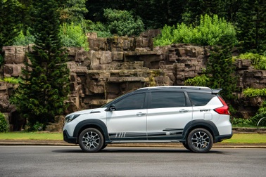 Suzuki XL7 bất ngờ lên top xe bán chạy tháng 6