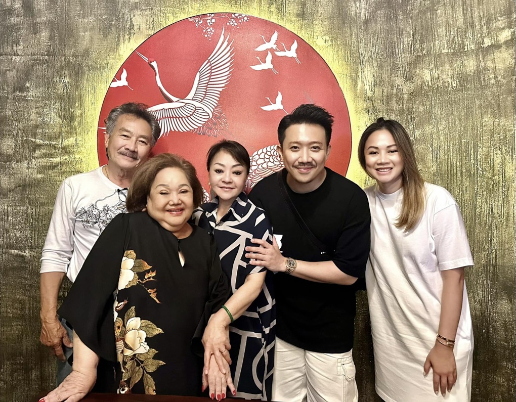 Trấn Thành sau ồn ào hào quang rực rỡ: Ngoại hình lạ, động thái gây chú ý - 3 Trấn Thành sau ồn ào hào quang rực rỡ: Ngoại hình lạ, động thái gây chú ý - 3
