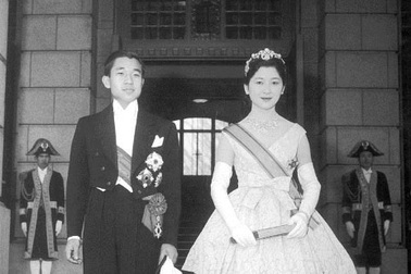 Chuyện tình đẹp của Nhà vua và Hoàng hậu Nhật Bản