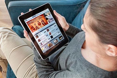 Tình trạng đau lưng và đau vai gáy tăng vọt ở “thế hệ iPad”