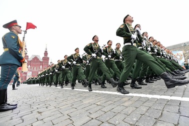 Dịch Covid-19 lây lan mạnh, Nga hoãn diễu binh kỷ niệm 75 năm Chiến thắng phát xít