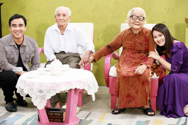 Ngưỡng mộ chuyện tình "không yêu mà cưới" hơn nửa thế kỷ của ông bà U90