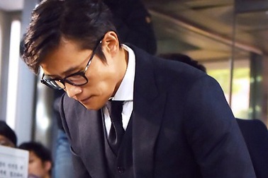 Lee Byung Heon cúi đầu tạ lỗi với người hâm mộ vì scandal "tống tiền"