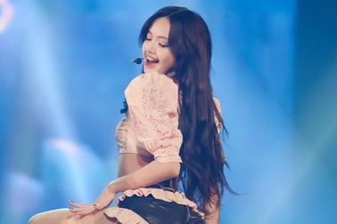 Rộ tin Lisa được bạn trai tỷ phú hậu thuẫn kinh doanh sau đêm diễn "ồn ào"