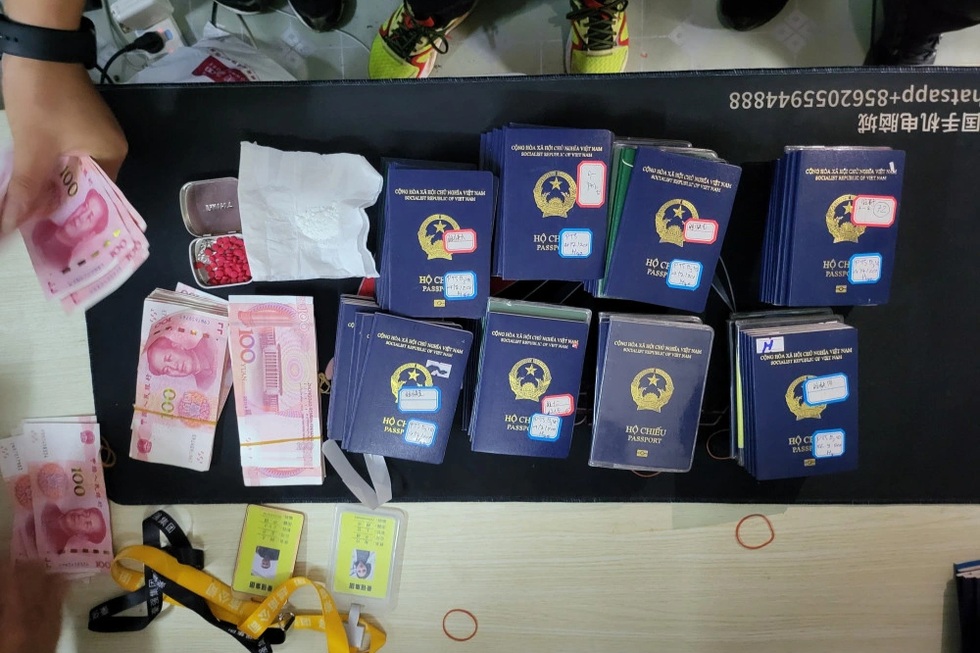 Cuộc đột kích tòa cao ốc bất khả xâm phạm tại Tam Giác Vàng - 4 Cuộc đột kích tòa cao ốc bất khả xâm phạm tại Tam Giác Vàng - 4