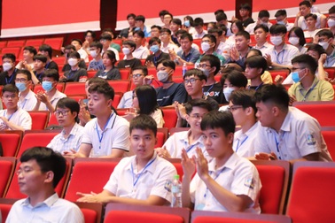 Hỗ trợ đào tạo nhân tài và nâng cao chất lượng nguồn nhân lực ngành Toán