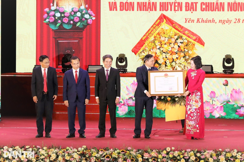 Ninh Bình có huyện đầu tiên đạt chuẩn nông thôn mới nâng cao - 1 Ninh Bình có huyện đầu tiên đạt chuẩn nông thôn mới nâng cao - 1
