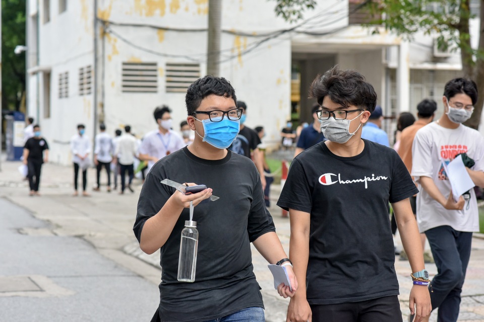Thí sinh háo hức tham dự Bài kiểm tra tư duy vào trường ĐH Bách khoa Hà Nội - 6 Thí sinh háo hức tham dự Bài kiểm tra tư duy vào trường ĐH Bách khoa Hà Nội - 6
