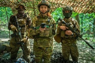 Vì sao ngày càng nhiều phụ nữ Ukraine gia nhập lực lượng chiến đấu?