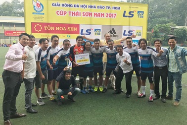 CLB phóng viên Thể thao vô địch hạng B giải bóng đá Hội nhà báo TPHCM 2017