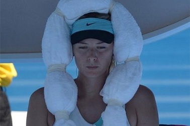 Úc mở rộng lần đầu hoãn một loạt các trận đấu