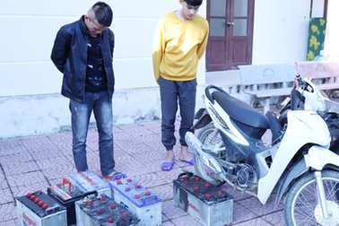 Trộm 36 bình ắc quy xe tải trong 1 tháng để “nướng” vào game