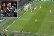 Bàn thắng từ chấm phạt góc đầy ma thuật ở Champions League