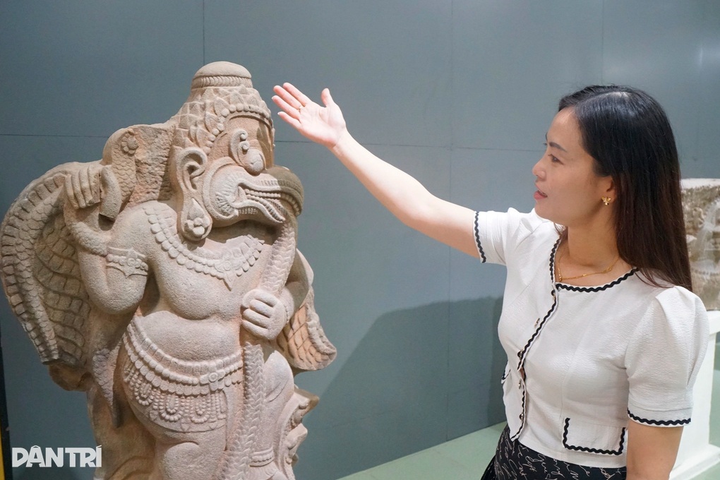 Bảo vật quốc gia và câu chuyện thú vị về chim thần Garuda diệt rắn - 1 Bảo vật quốc gia và câu chuyện thú vị về chim thần Garuda diệt rắn - 1