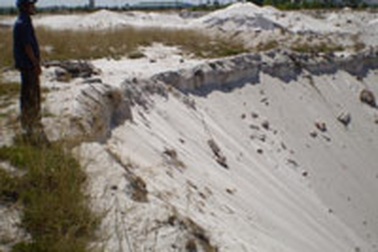 Nơm nớp lo nhà thành mộ vì “cát tặc”