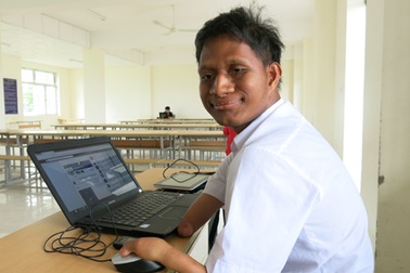 Kỳ tích của chàng sinh viên suýt bị chôn sống