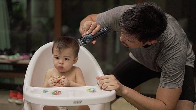 Loạt ảnh quý tử nhà mỹ nhân đẹp nhất Philippines mùa cách ly gây bão: 1 tuổi đã đẹp vậy, lớn còn đỉnh thế nào nữa? - Ảnh 4. Loạt ảnh quý tử nhà mỹ nhân đẹp nhất Philippines mùa cách ly gây bão: 1 tuổi đã đẹp vậy, lớn còn đỉnh thế nào nữa? - Ảnh 4.