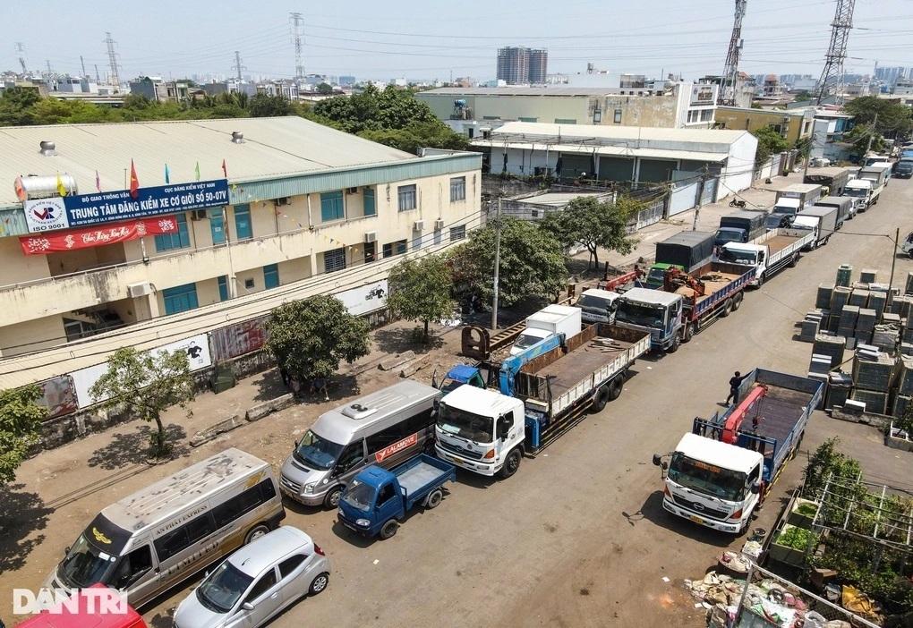 Không thể đăng kiểm ô tô ở gara cỏ - 1 Không thể đăng kiểm ô tô ở gara cỏ - 1