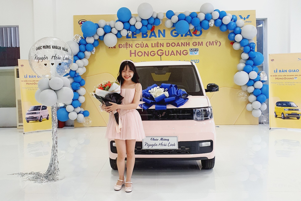 Lý do xe điện của liên doanh GM (Mỹ) - HongGuang MiniEV thu hút phái đẹp - 1