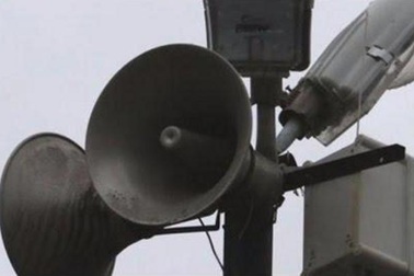 Ráo riết tìm thủ phạm đưa âm thanh khiêu dâm lên sóng phát thanh toàn khu phố