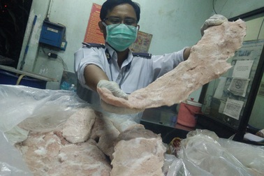 Gần 2 tấn vú heo Trung Quốc rỉ dịch suýt vào quán nhậu