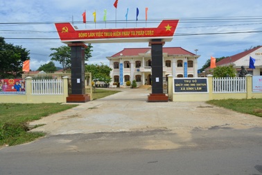 Cách chức chủ tịch xã ăn chia tiền làm đường bê tông nông thôn