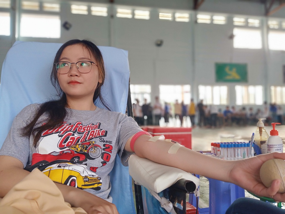 Sinh viên Bạc Liêu hăng hái hiến máu tình nguyện ngay đầu năm học mới - 2 Sinh viên Bạc Liêu hăng hái hiến máu tình nguyện ngay đầu năm học mới - 2