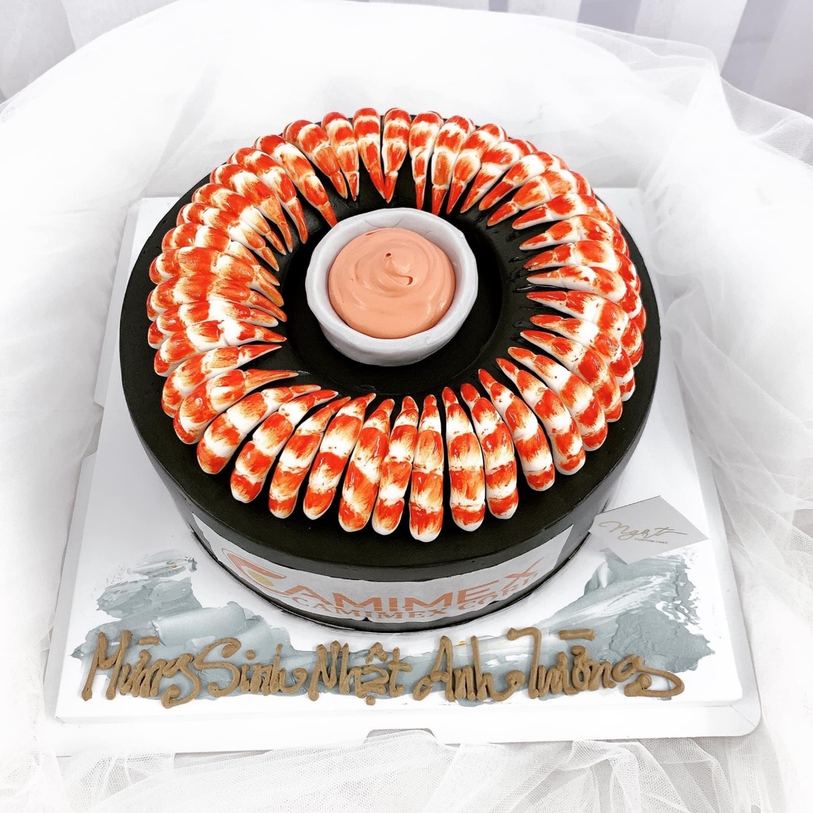 Những chiếc bánh kem hình con cá, con tôm, tô mì... sống động như thật - 9 Những chiếc bánh kem hình con cá, con tôm, tô mì... sống động như thật - 9