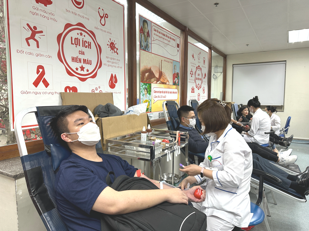 Có thêm 8.000 đơn vị máu cho người bệnh từ Lễ hội Xuân Hồng - 2 Có thêm 8.000 đơn vị máu cho người bệnh từ Lễ hội Xuân Hồng - 2