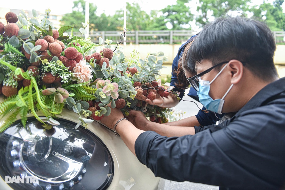 Sự thật về chiếc xe rước dâu kết... vải thiều gây xôn xao mạng xã hội - 4 Sự thật về chiếc xe rước dâu kết... vải thiều gây xôn xao mạng xã hội - 4