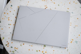 Đánh giá Asus Zenbook S16: Đối thủ của MacBook Air M4 15 inch - 17