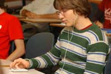 Đến lượt máy nghe nhạc iPod bị cấm đem vào phòng thi