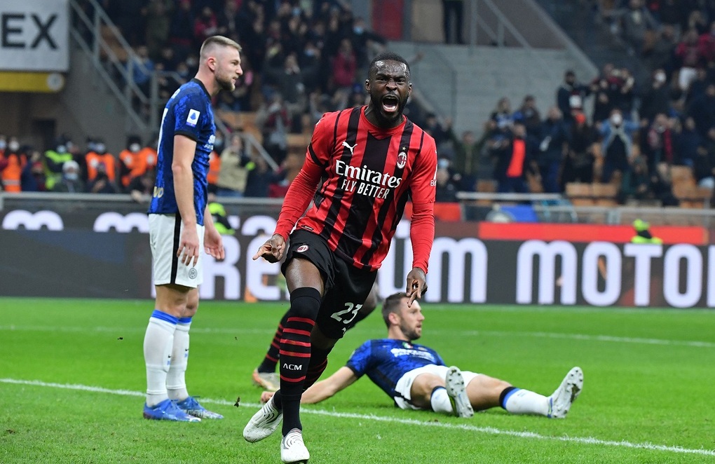 AC Milan đánh bại Inter trong cơn mưa bàn thắng - 2 AC Milan đánh bại Inter trong cơn mưa bàn thắng - 2