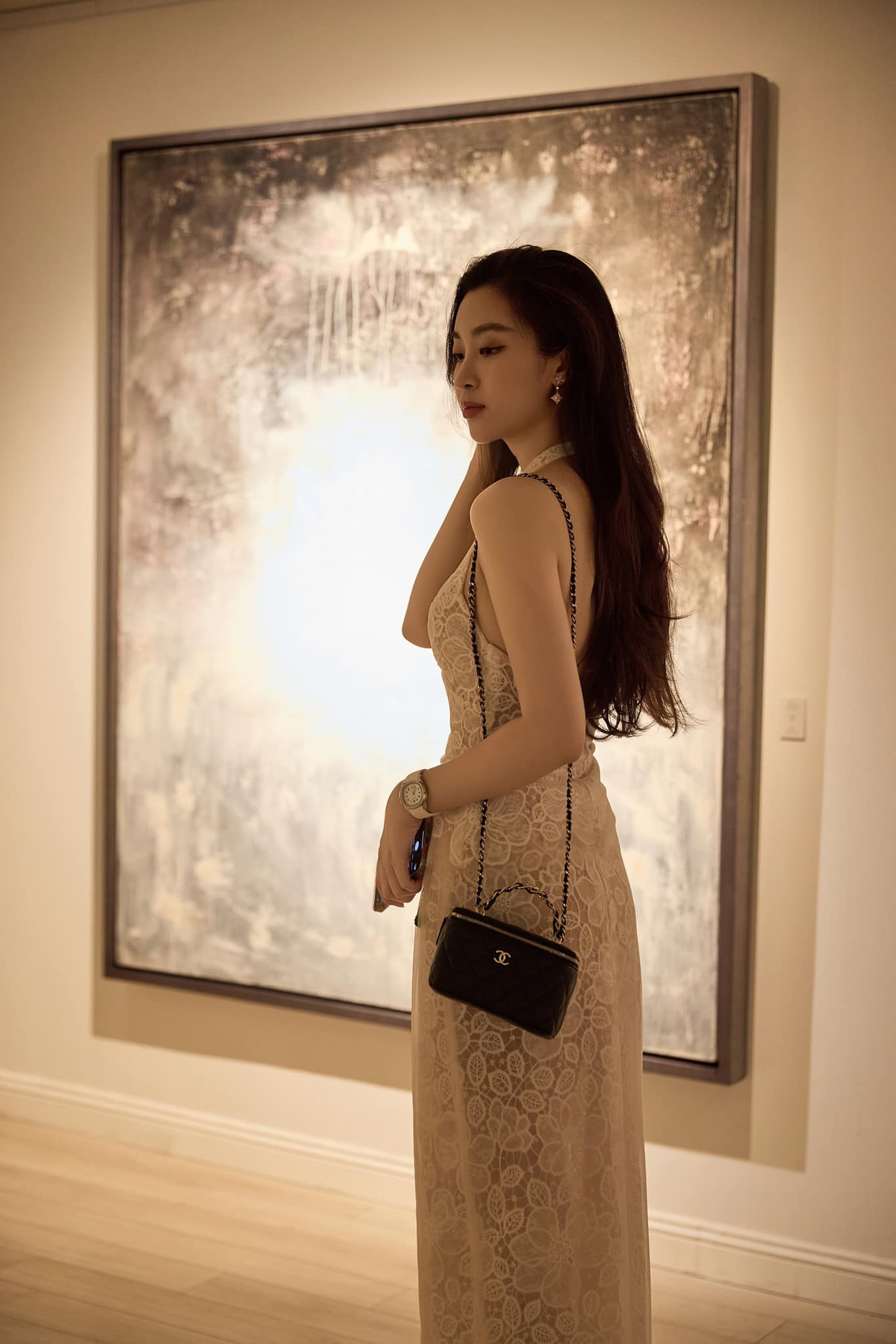 Bóc giá bộ sưu tập túi hiệu giá tiền tỷ của Hoa hậu Đỗ Mỹ Linh - 8 Bóc giá bộ sưu tập túi hiệu giá tiền tỷ của Hoa hậu Đỗ Mỹ Linh - 8