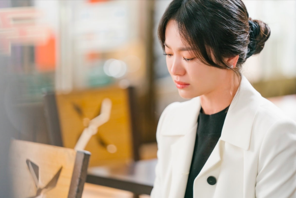 Now We Are Breaking Up của Song Hye Kyo có gì ngoài cảnh nóng 19+? - 2 Now We Are Breaking Up của Song Hye Kyo có gì ngoài cảnh nóng 19+? - 2