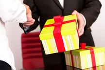 Cả nước không phát hiện trường hợp nào nhận quà Tết trái quy định