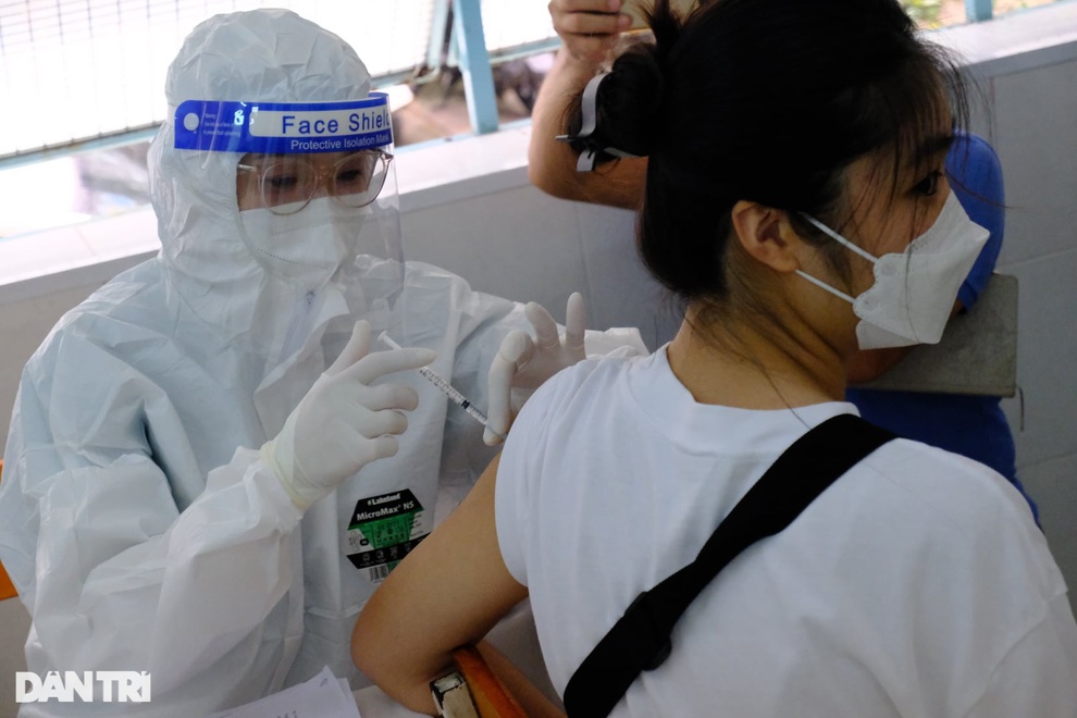 Phát hiện 19 ổ dịch cộng đồng tại huyện Nhà Bè, TPHCM - 2