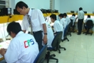 Sửa chữa điện thoại di động - nghề “hot” của giới trẻ