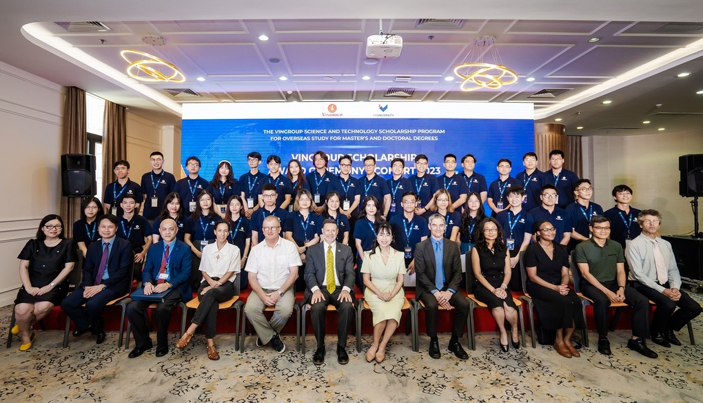 Vingroup trao 120 tỷ đồng học bổng khoa học công nghệ năm 2023 - 1 Vingroup trao 120 tỷ đồng học bổng khoa học công nghệ năm 2023 - 1