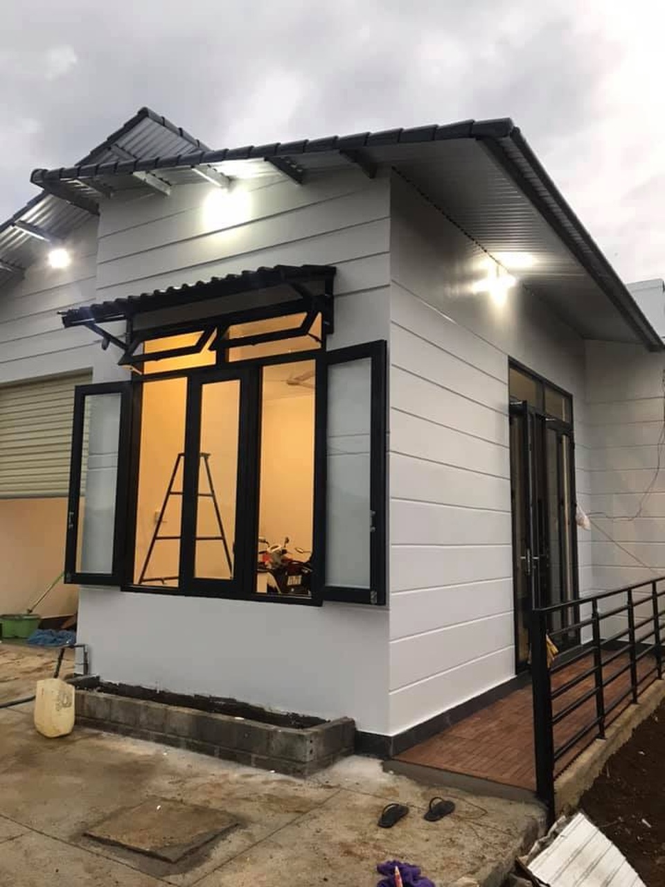 Cặp đôi xây nhà trăm mét vuông chỉ 320 triệu đồng nhờ độc chiêu này - 3 Cặp đôi xây nhà trăm mét vuông chỉ 320 triệu đồng nhờ độc chiêu này - 3