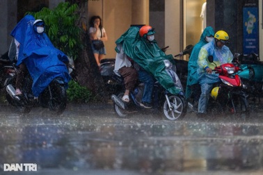 Cảnh báo mưa to, mưa đá, lũ quét nhiều khu vực trên cả nước