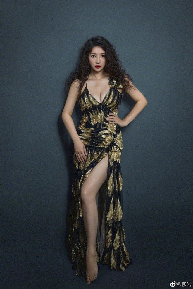 Nhan sắc nóng bỏng của siêu vòng một Liễu Nham ở tuổi 41 - 11 Nhan sắc nóng bỏng của siêu vòng một Liễu Nham ở tuổi 41 - 11