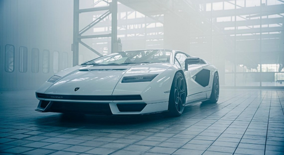 Khám phá Lamborghini Countach LP 800-4: Huyền thoại thập niên 70 tái sinh - 2 Khám phá Lamborghini Countach LP 800-4: Huyền thoại thập niên 70 tái sinh - 2