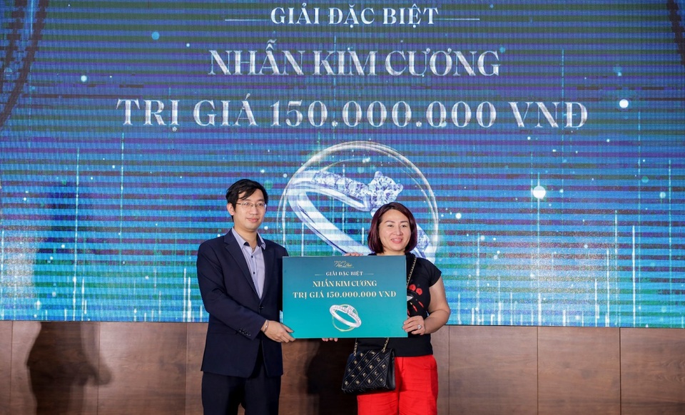 Him Lam Vạn Phúc: Sôi động giao dịch tại sự kiện bán hàng tháng 4 - 2 Him Lam Vạn Phúc: Sôi động giao dịch tại sự kiện bán hàng tháng 4 - 2