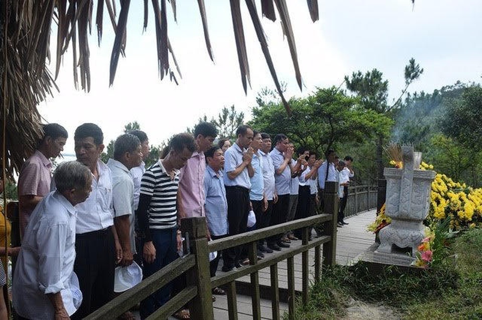 Gia đình Đại tướng Võ Nguyên Giáp tạm dừng đón khách vào dâng hương, viếng mộ - 1 Gia đình Đại tướng Võ Nguyên Giáp tạm dừng đón khách vào dâng hương, viếng mộ - 1