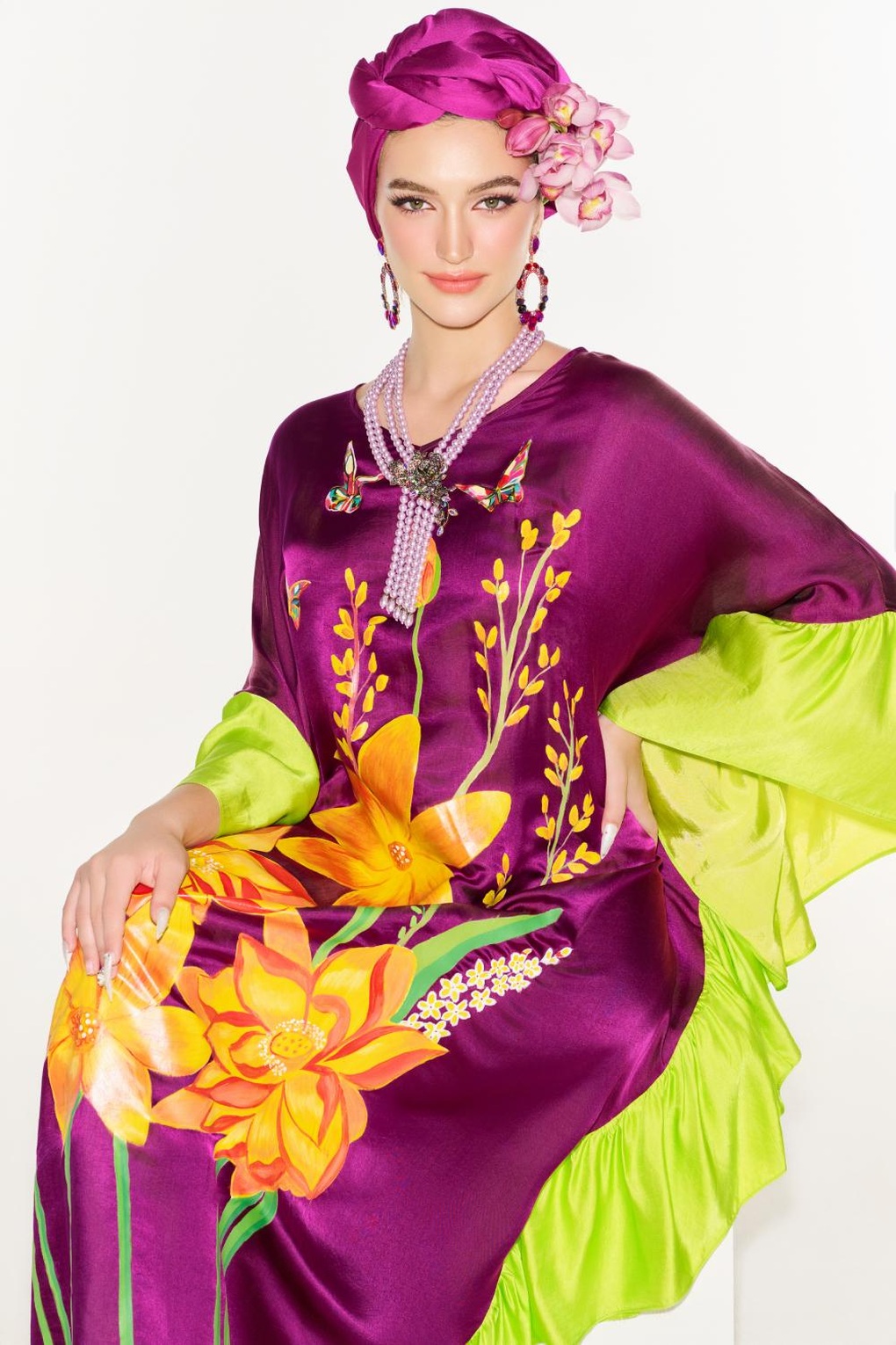 Top 4 Hoa hậu Trái đất 2023 diện thiết kế thời trang từ lụa Việt Nam - 2 Top 4 Hoa hậu Trái đất 2023 diện thiết kế thời trang từ lụa Việt Nam - 2